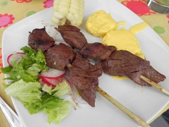 ¿Cómo Preparar Anticuchos: Una Deliciosa Tradición de la Cocina Peruana?