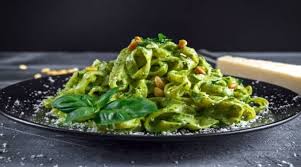 Como preparar tallarines verdes peruanos